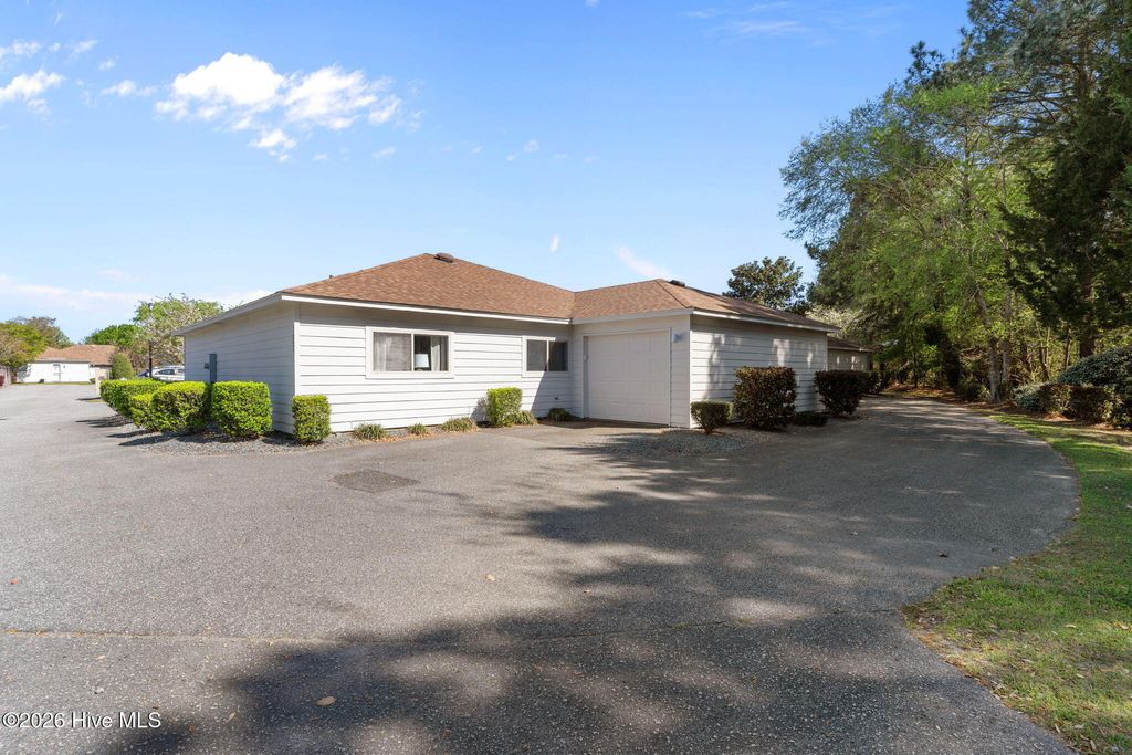 Photo of 1033 Summerlin Falls Court, Wilmington, NC 28412 (MLS # 100564364)