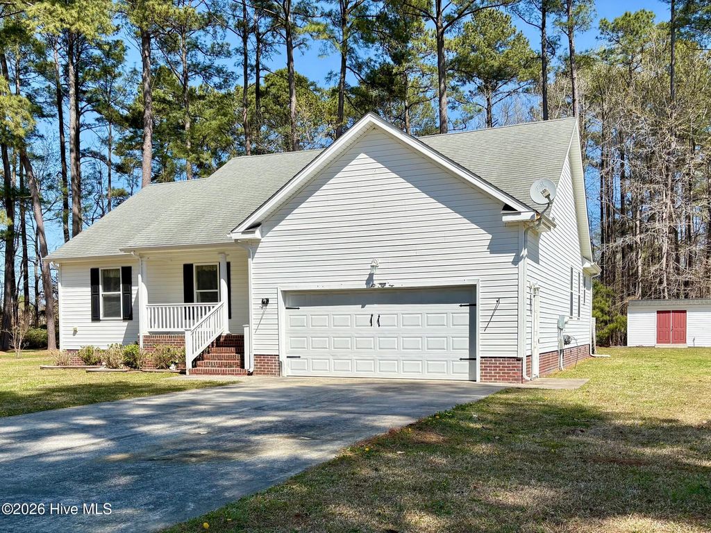 Photo of 405 Pineview Drive, Elizabeth City, NC 27909 (MLS # 100562532)