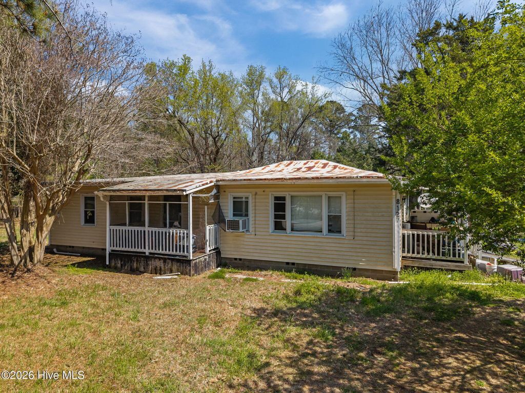 Photo of 8127 County Home Road, Ayden, NC 28513 (MLS # 100564854)