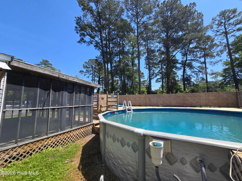 Photo of 1018 Karen Drive, New Bern, NC 28562 (MLS # 100567550)