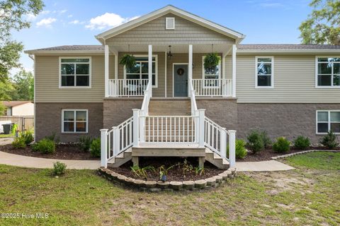 Homes For Sale - 425 Sand Ridge Road<br/> New Bern, NC 28560