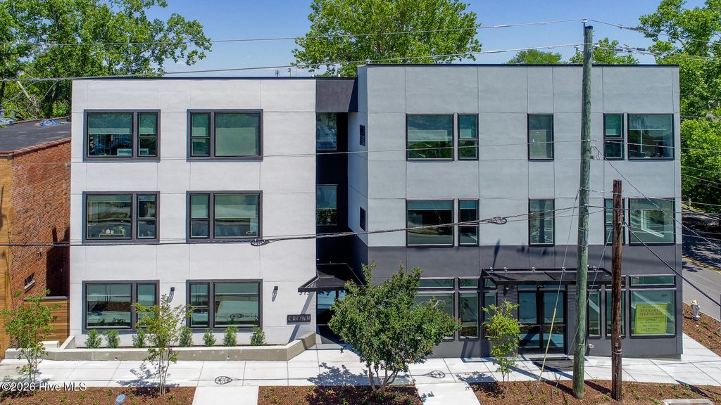 Photo of 919 Castle Street #101, Wilmington, NC 28401 (MLS # 100575743)