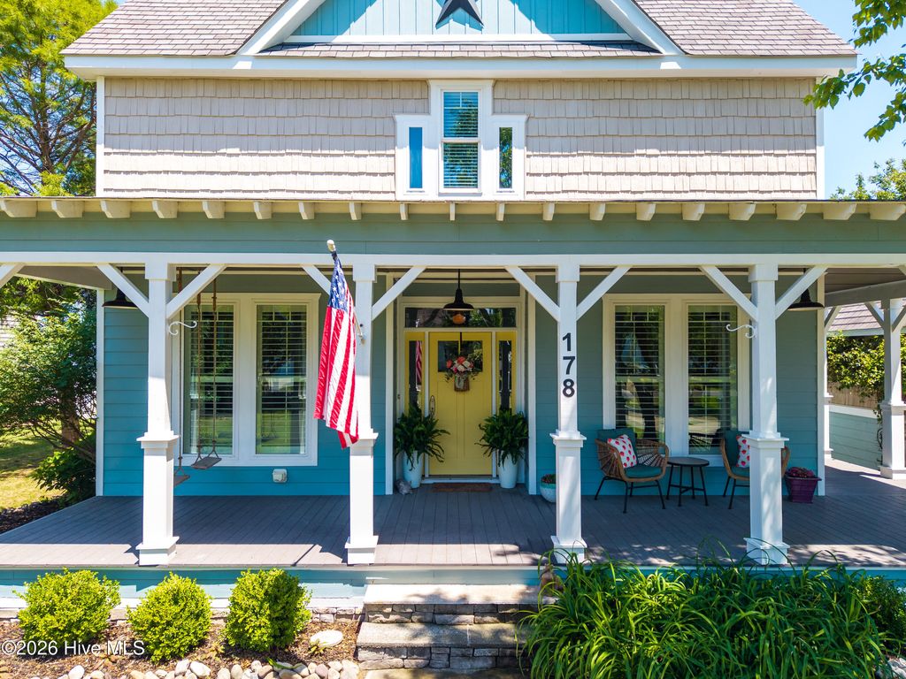 Photo of 178 Mariners Way, Moyock, NC 27958 (MLS # 100573952)