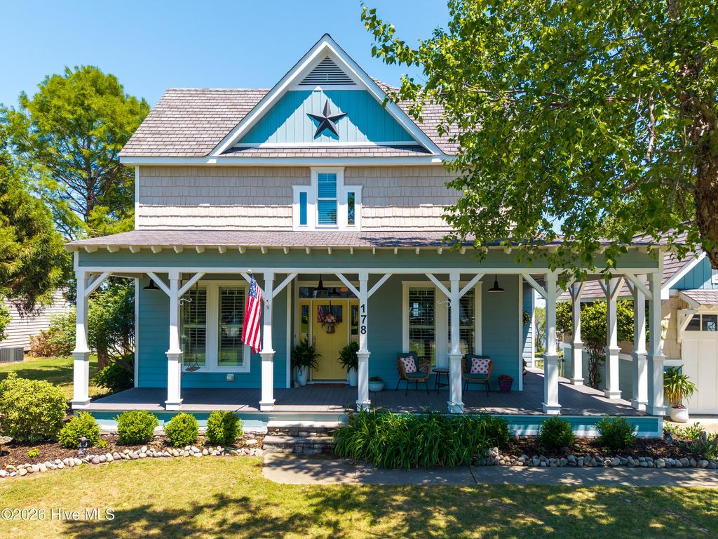 Photo of 178 Mariners Way, Moyock, NC 27958 (MLS # 100573952)