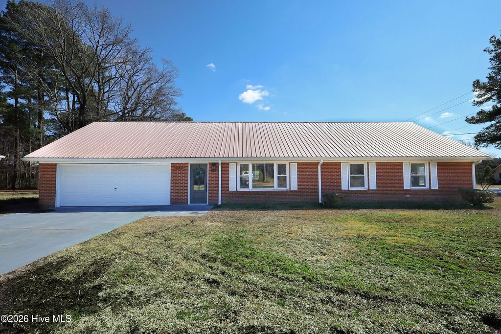 Photo of 580 Koonce Fork Road, Richlands, NC 28574 (MLS # 100556838)