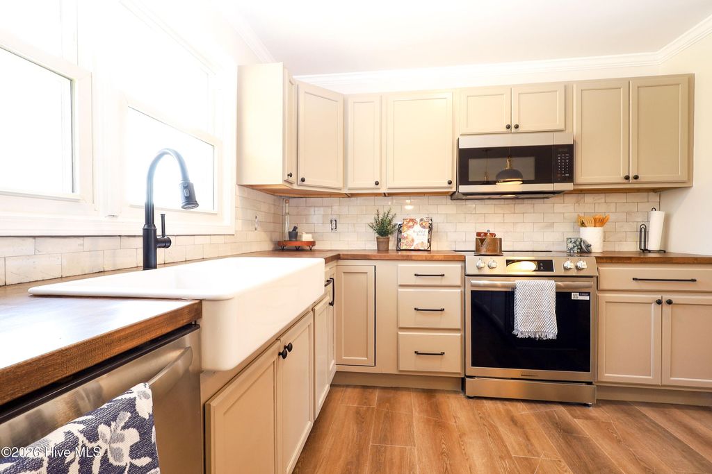 Photo of 580 Koonce Fork Road, Richlands, NC 28574 (MLS # 100556838)