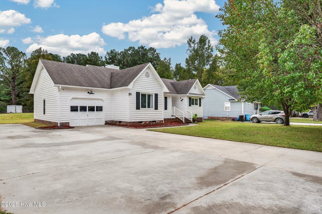 Photo of 707 Stonewall Avenue, Jacksonville, NC 28540 (MLS # 100613479)
