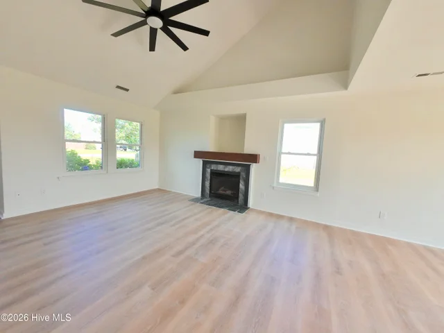 191 Eagle Creek Road, photo 3 of 35