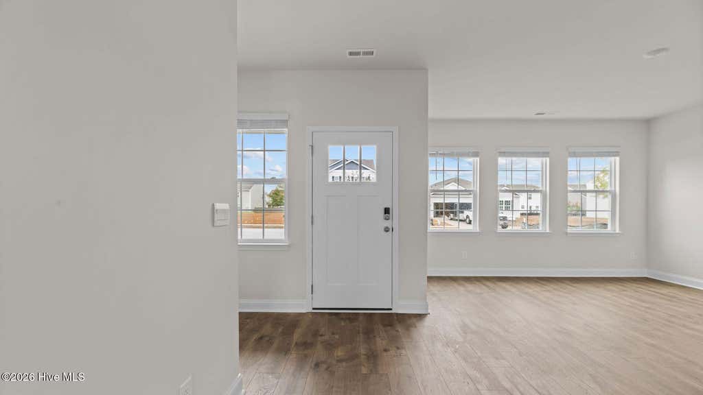 Photo of 262 Lake Tyler Drive, New Bern, NC 28560 (MLS # 100582394)