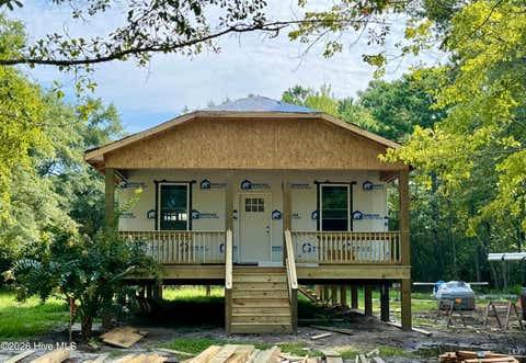 Homes For Sale - 93 J E Batson Road<br/> Pender County, Hampstead, NC 28443