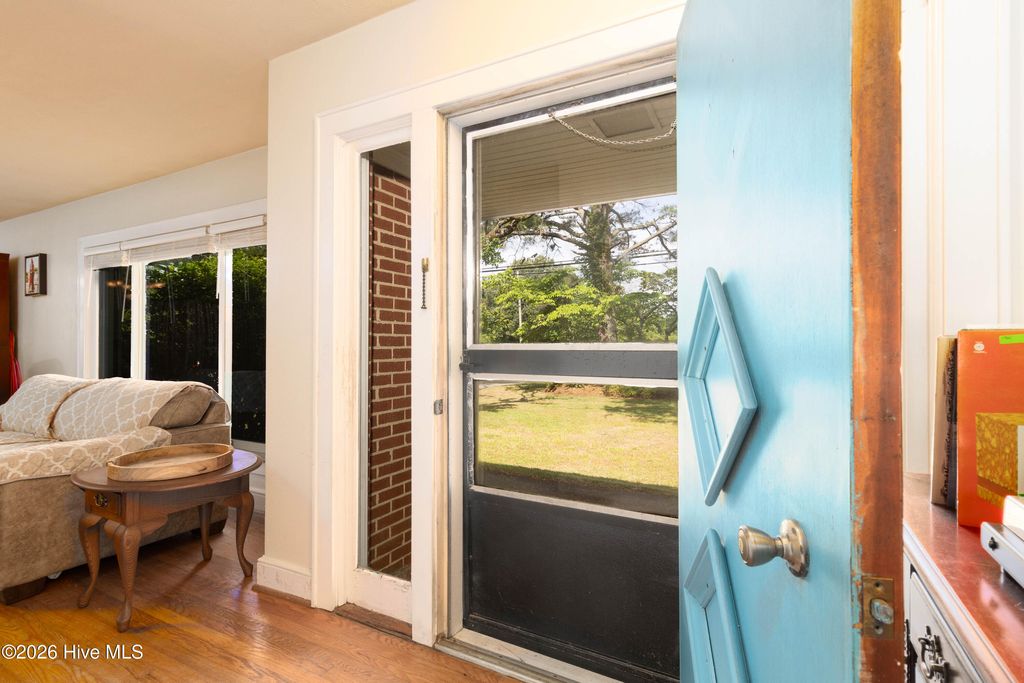 Photo of 603 W Queen Street, Edenton, NC 27932 (MLS # 100575550)