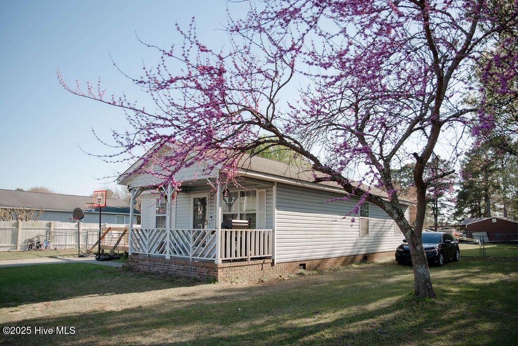 Photo of 209 Crestmont Drive, Rockingham, NC 28379 (MLS # 100547502)