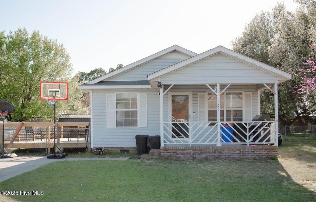 Photo of 209 Crestmont Drive, Rockingham, NC 28379 (MLS # 100547502)