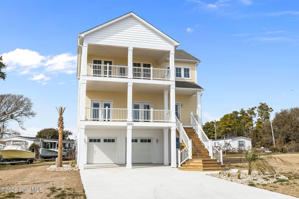 Photo of 450 Pearson Circle Circle, Newport, NC 28570 (MLS # 100555894)