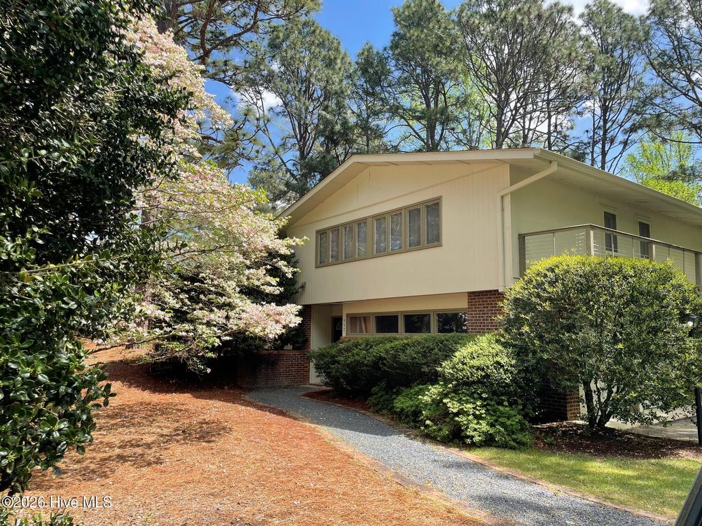 Photo of 957 Sandavis Road, Southern Pines, NC 28387 (MLS # 100561462)