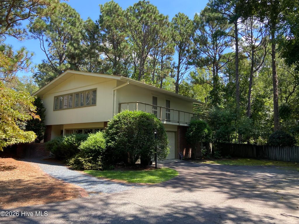Photo of 957 Sandavis Road, Southern Pines, NC 28387 (MLS # 100561462)