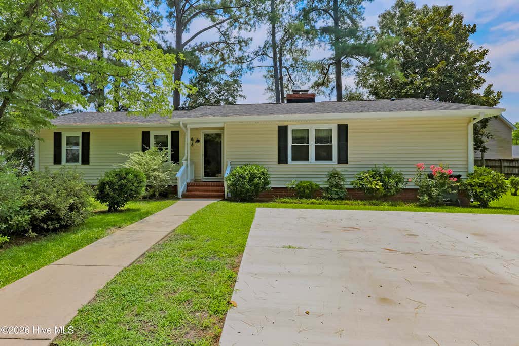 Photo of 614 Forest Lane, Wallace, NC 28466 (MLS # 100593057)