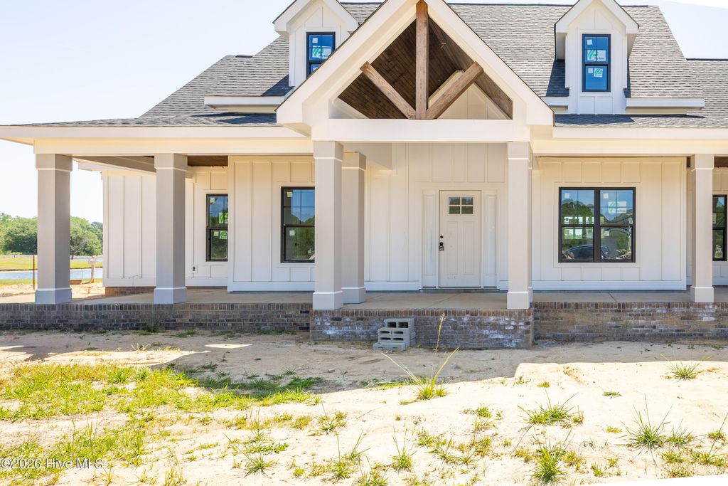 Photo of 170 Lake Point Lane, Clinton, NC 28328 (MLS # 100568607)