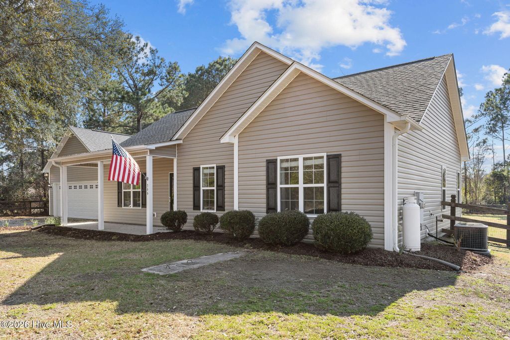 Photo of 366 Chadwick Acres Road, Sneads Ferry, NC 28460 (MLS # 100559497)