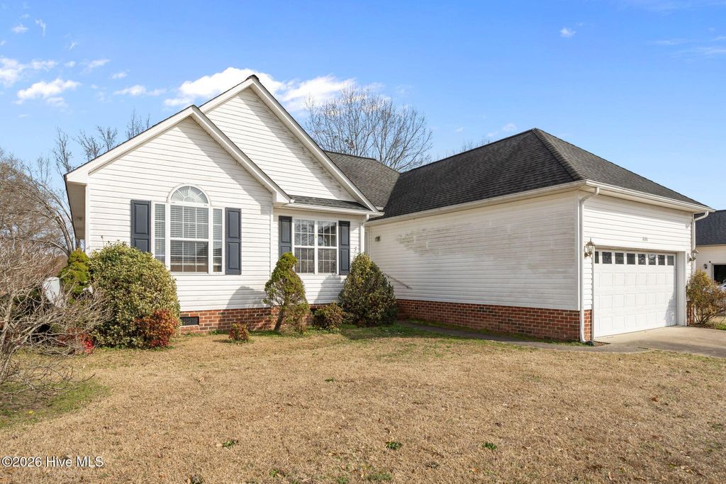 Photo of 1636 Crawfords Pointe Drive, Greenville, NC 27834 (MLS # 100558664)