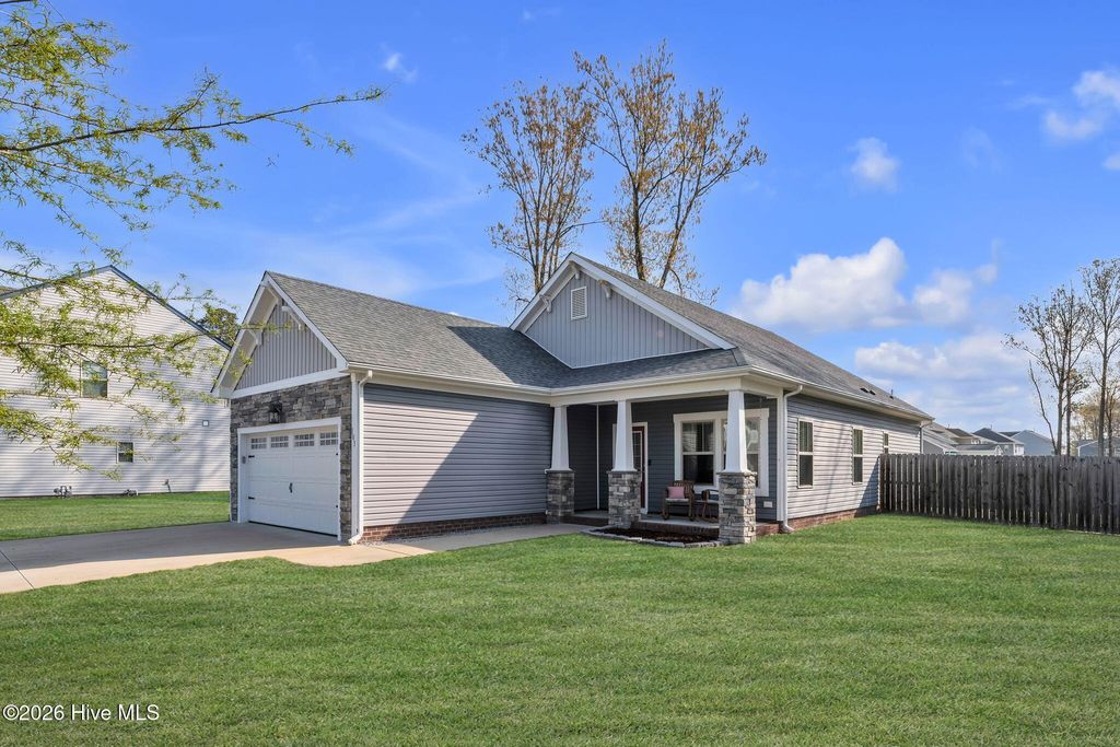 Photo of 103 S Heritage Tree Manor, Moyock, NC 27958 (MLS # 100566181)