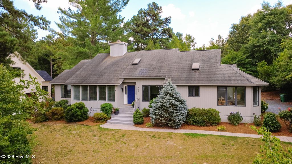Photo of 720 Diamondhead Drive S, Pinehurst, NC 28374 (MLS # 100587679)