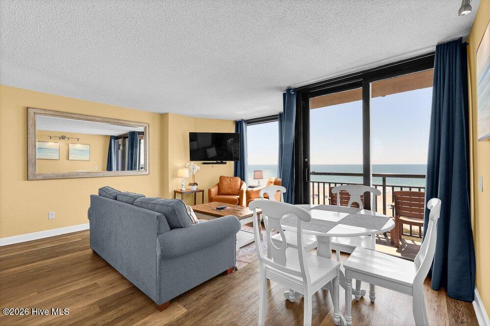 2700 N Lumina Avenue N Unit 817