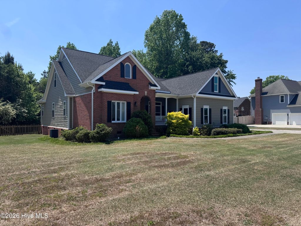 Photo of 105 Fawn Trail, Jacksonville, NC 28540 (MLS # 100569604)