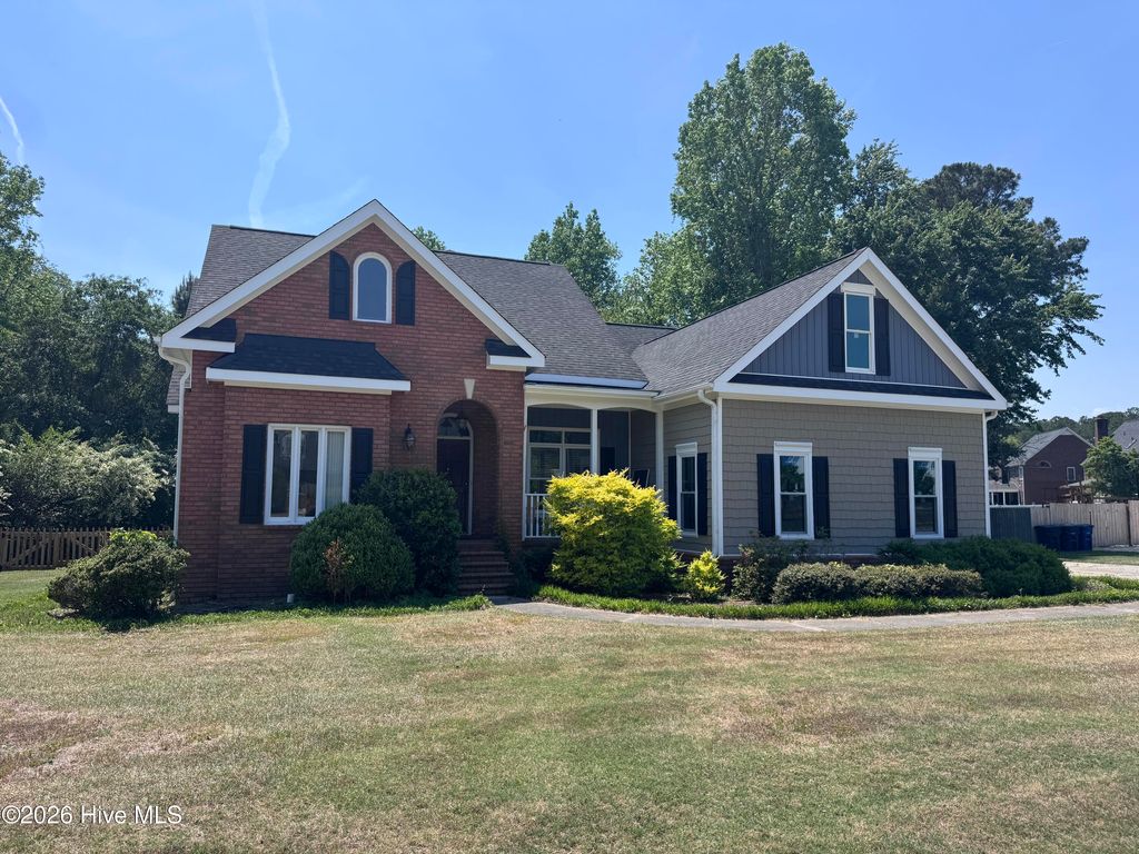 Photo of 105 Fawn Trail, Jacksonville, NC 28540 (MLS # 100569604)
