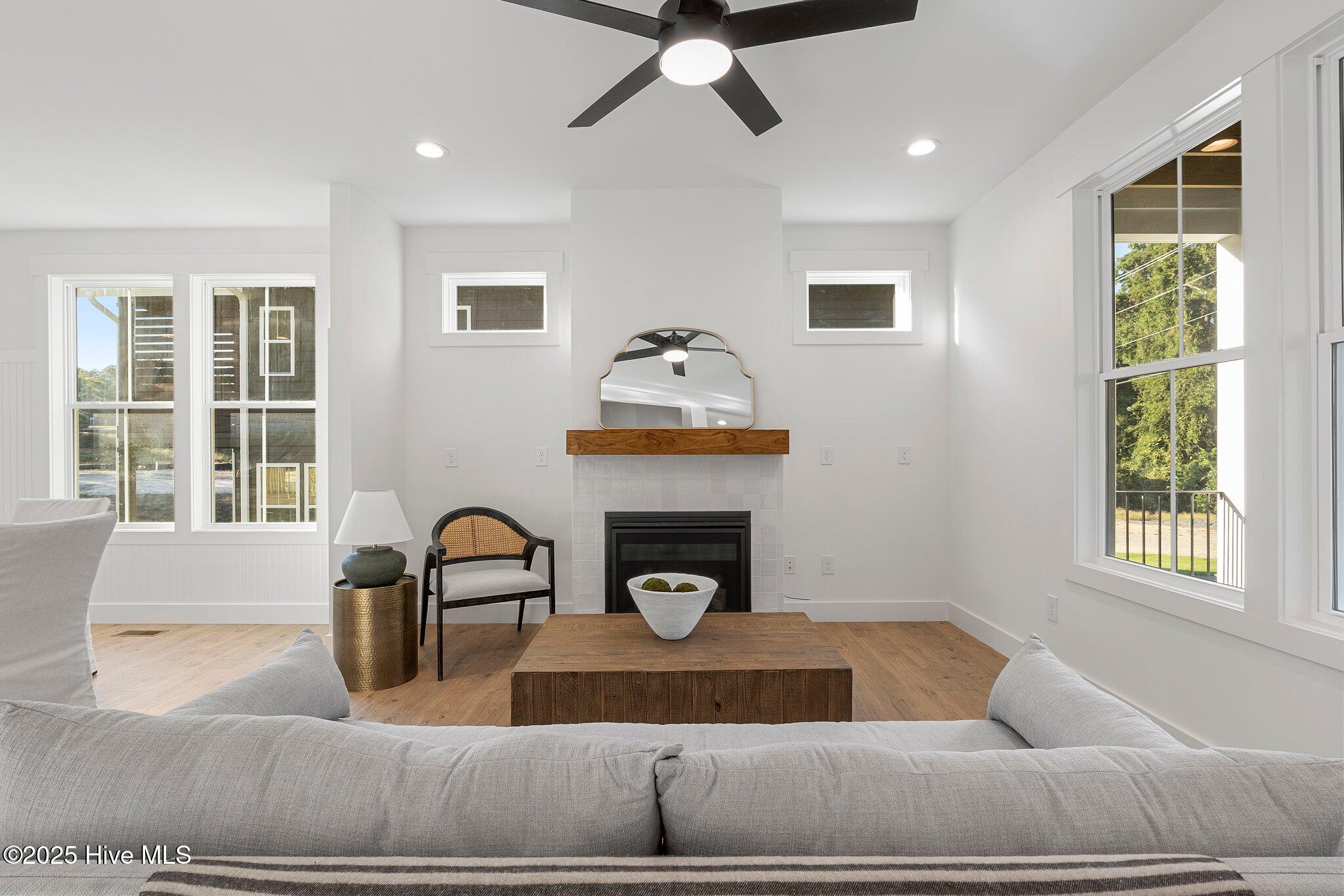 440 W Illinois Avenue