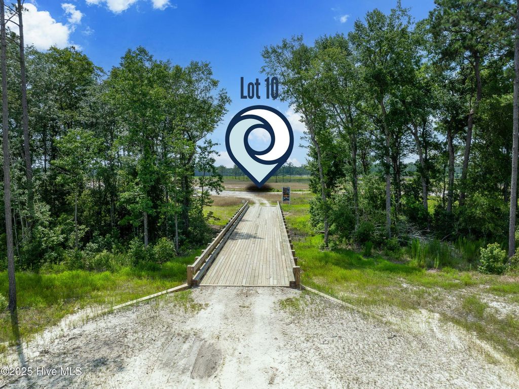 Photo of 10 Kingbird, Rocky Point, NC 28457 (MLS # 100518901)