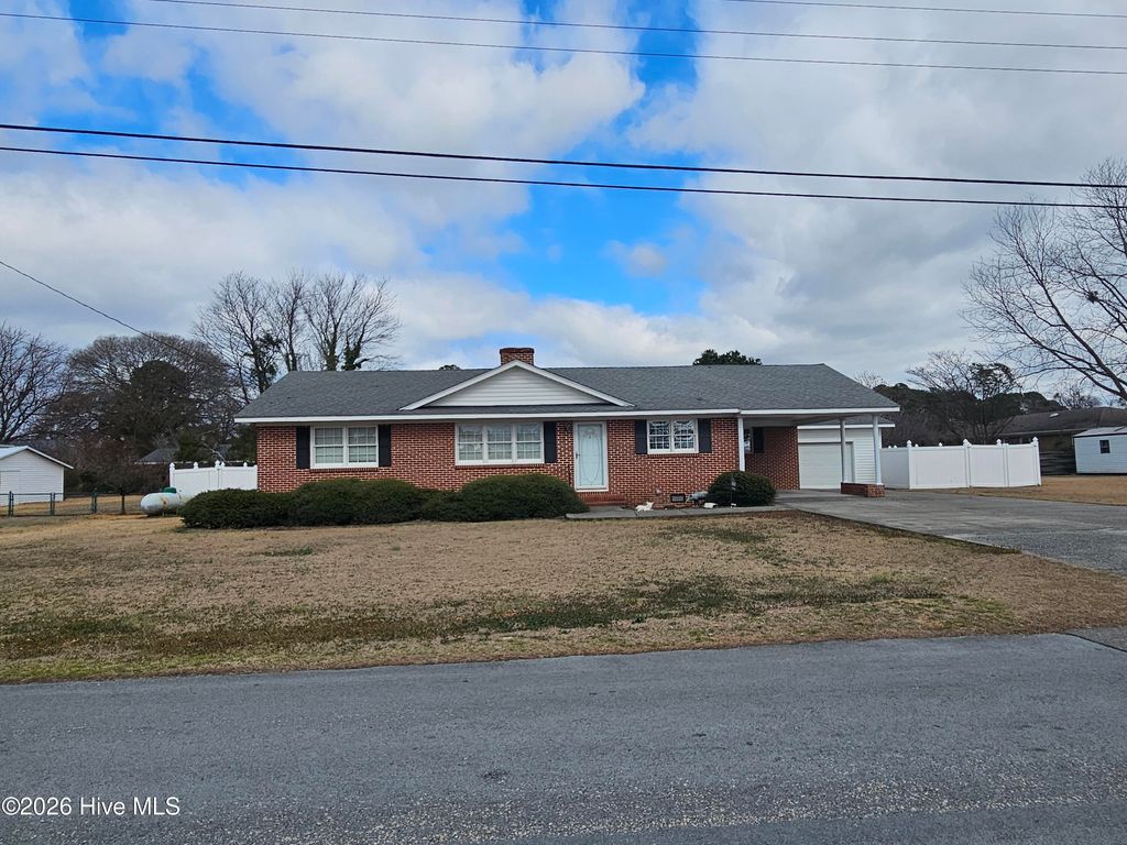 Photo of 309 Fairfax Street, Clinton, NC 28328 (MLS # 100556787)