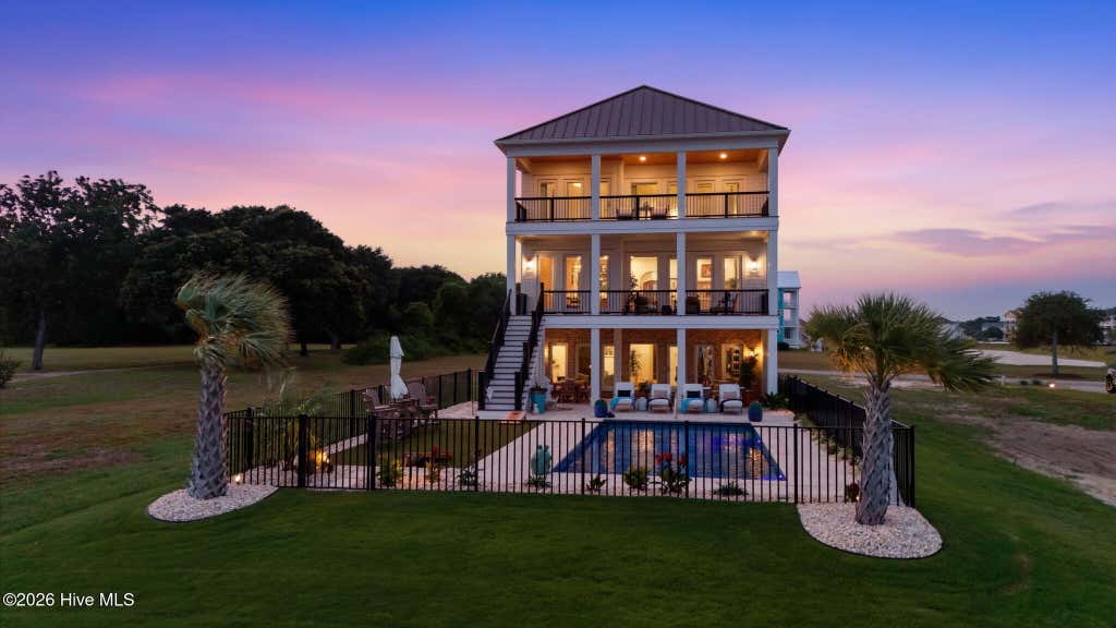 Photo of 402 Kensington Place, Newport, NC 28570 (MLS # 100589983)