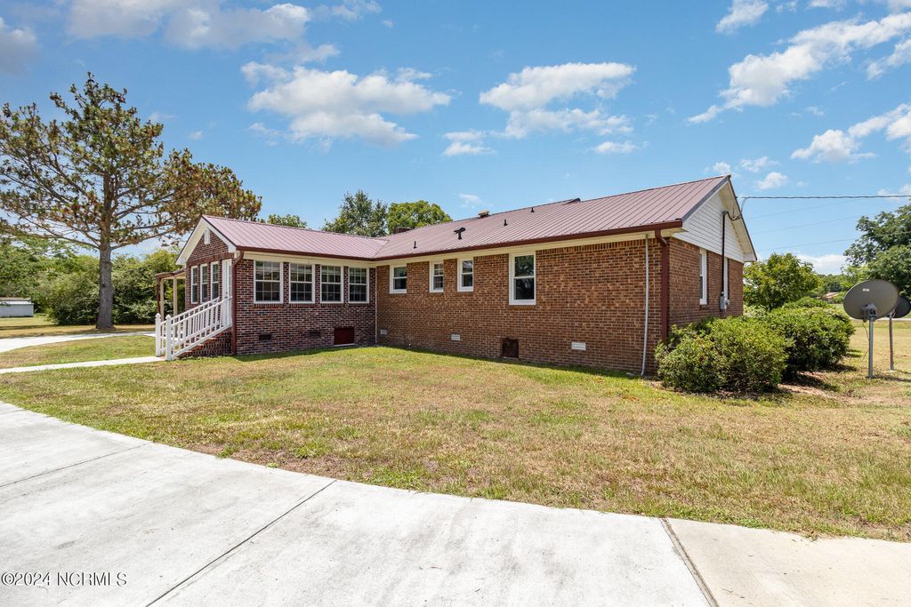 Photo of 75 Lisbon Bridge Road, Garland, NC 28441 (MLS # 100453827)