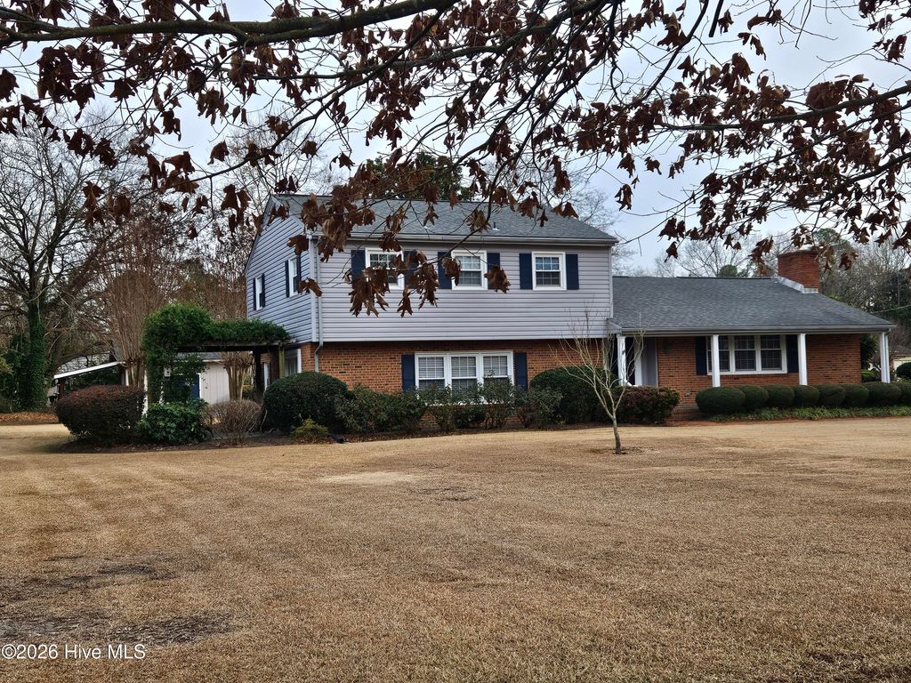 Photo of 200 Coharie Drive, Clinton, NC 28328 (MLS # 100547393)