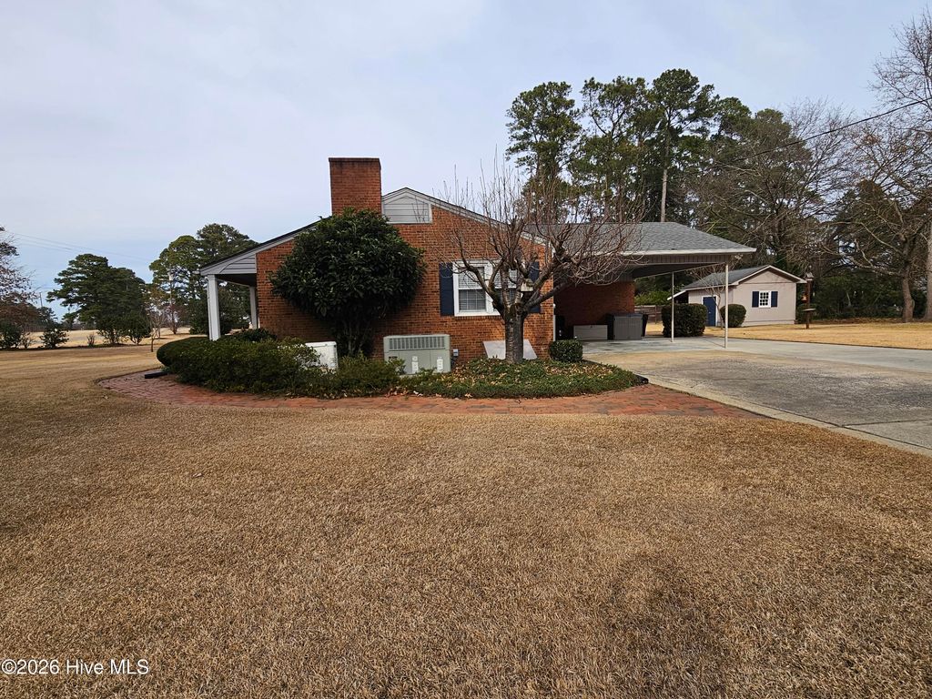 Photo of 200 Coharie Drive, Clinton, NC 28328 (MLS # 100547393)