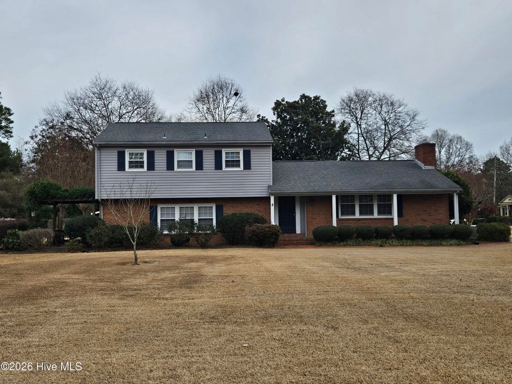Photo of 200 Coharie Drive, Clinton, NC 28328 (MLS # 100547393)
