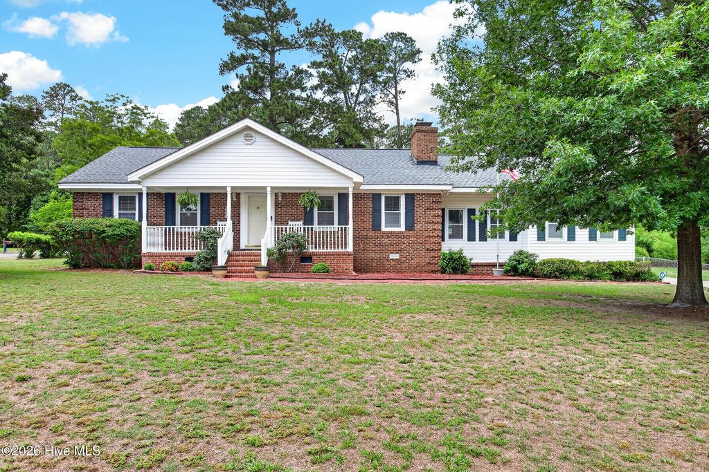 Photo of 206 Crestwood Drive, Goldsboro, NC 27530 (MLS # 100577714)