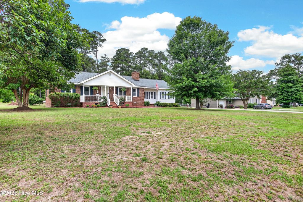 Photo of 206 Crestwood Drive, Goldsboro, NC 27530 (MLS # 100577714)
