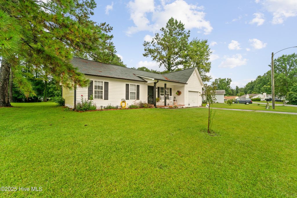 Photo of 128 Sweetwater Drive, Jacksonville, NC 28540 (MLS # 100527302)
