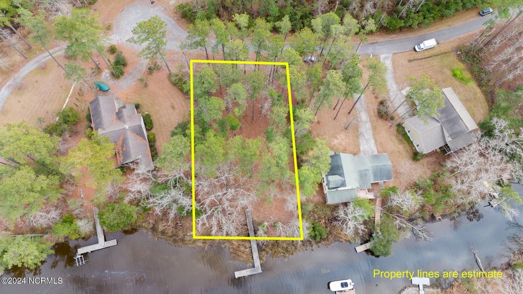 Photo of 7013 Fairwinds Drive, Oriental, NC 28571 (MLS # 100424059)