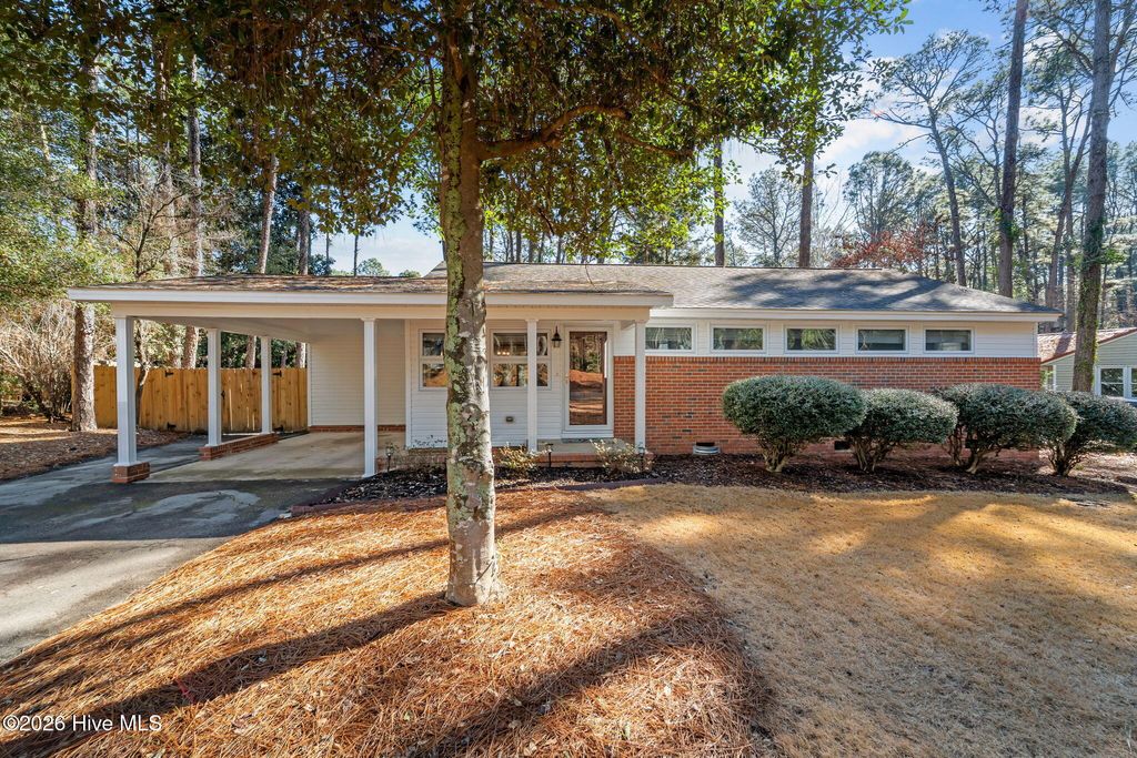 Photo of 401 Crestview Road, Southern Pines, NC 28387 (MLS # 100550571)