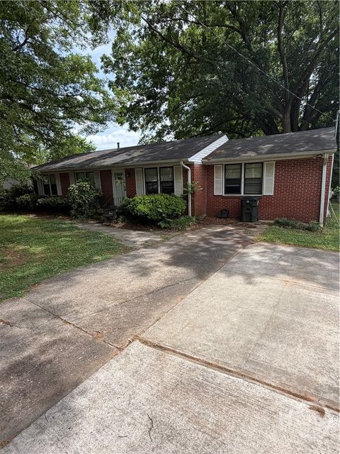 Photo of 216 E East Meadow Drive, Athens, GA 30605 (MLS # CL355036)