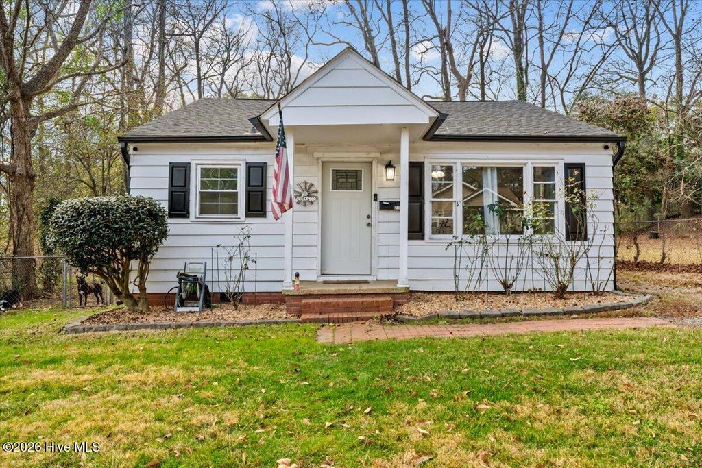 Photo of 210 Brookwood Avenue, Fayetteville, NC 28301 (MLS # 100551004)