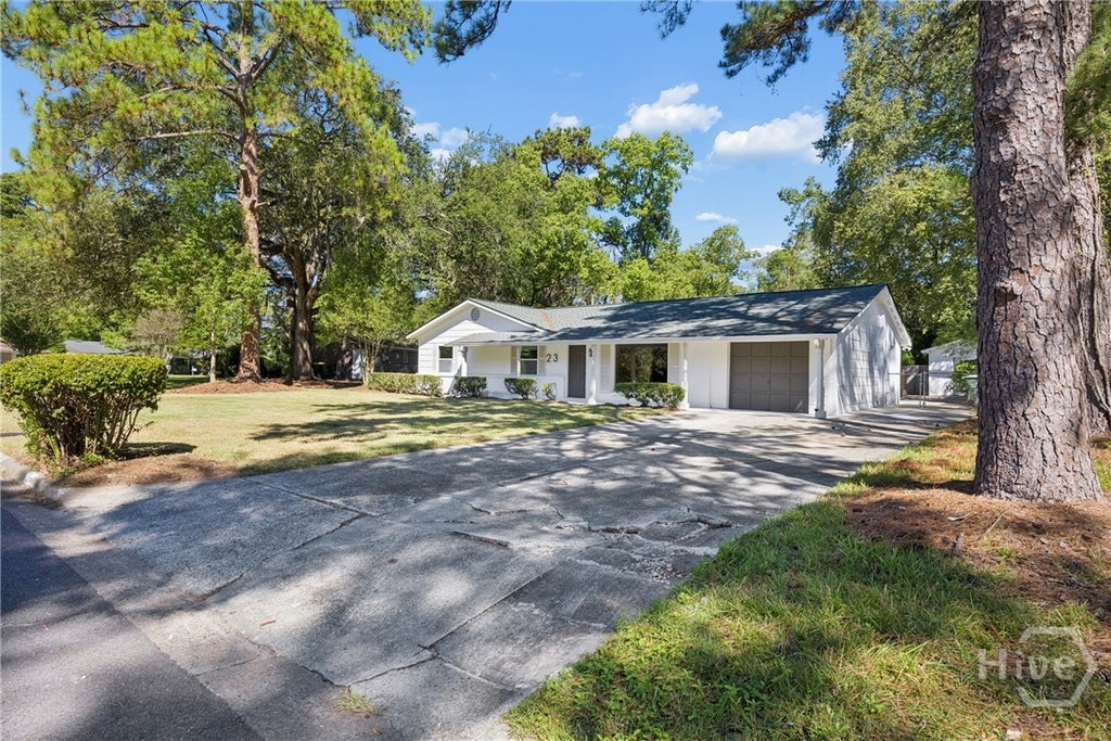Photo of 23 Canterbury Circle, Savannah, GA 31419 (MLS # SA366939)