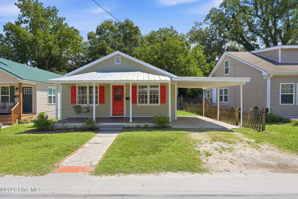 Photo of 1812 Greensboro Street, New Bern, NC 28560 (MLS # 100585831)