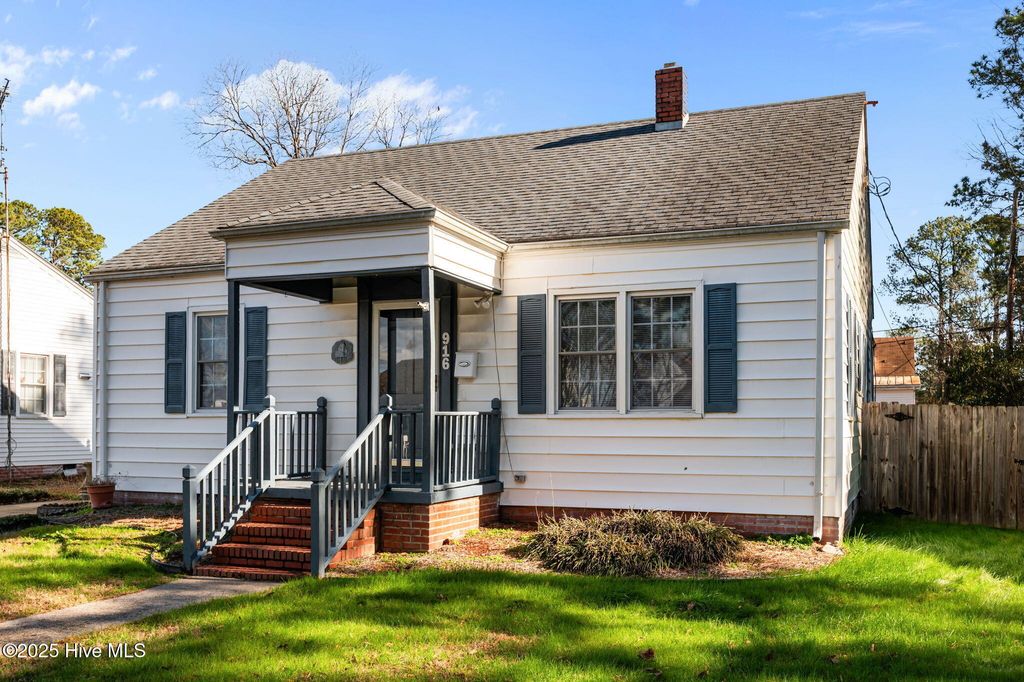 Photo of 916 N Pembroke Avenue N, Ahoskie, NC 27910 (MLS # 100546297)