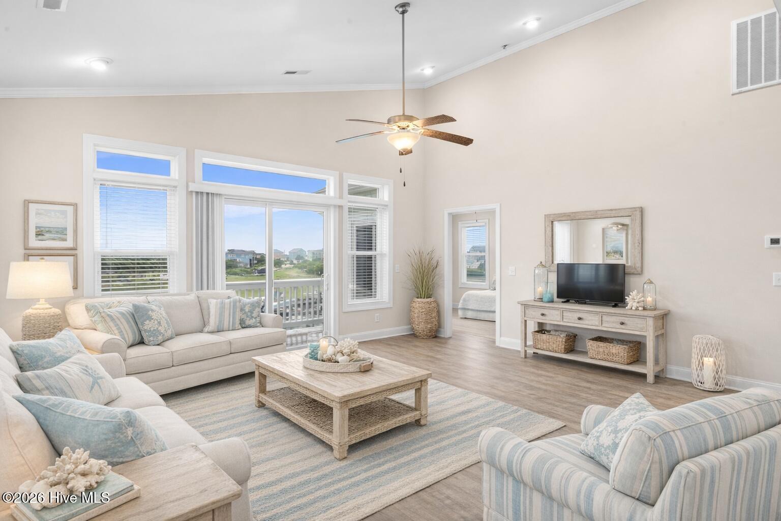 932 Observation Lane