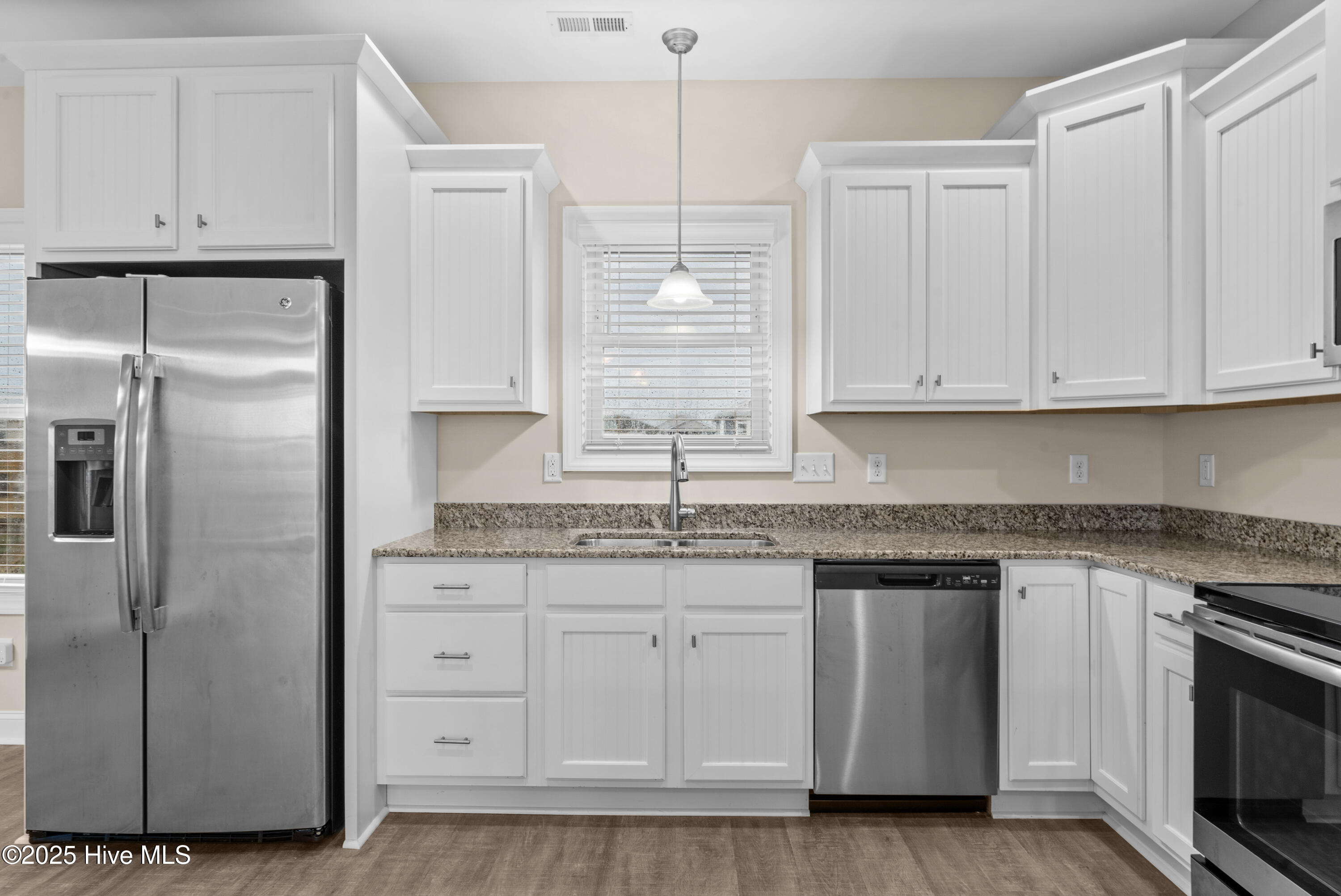 932 Observation Lane