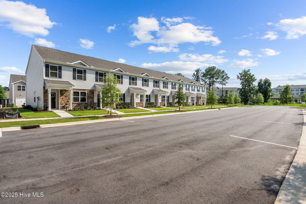 Photo of 1034 Bayard Wootten Way, New Bern, NC 28562 (MLS # 100553593)